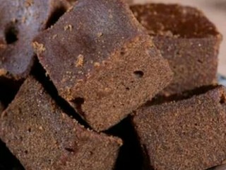 3、低糖无油燕麦饼干,红糖选择的是成块的古法黑糖