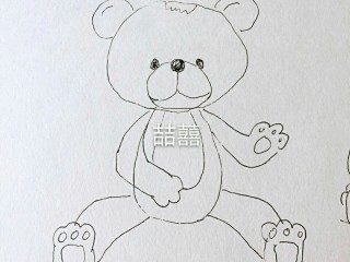 2、翻糖布偶熊--翻糖蛋糕装饰,先在纸上画出布偶大小和动作