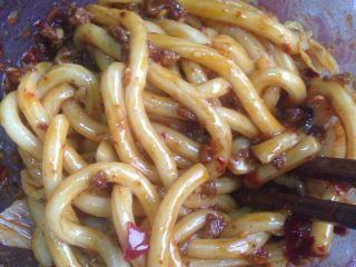 6、杂酱乌冬面,熟了，起锅和调料拌匀，不加水。