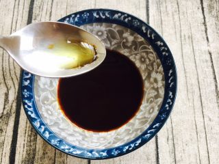 13、#懒人料理# # 糖醋菜# 葱爆羊肉,滴入2底花椒油。