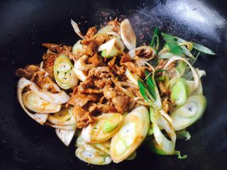 19、#懒人料理# # 糖醋菜# 葱爆羊肉,炒出香味即可。