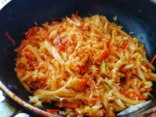 16、#炒饭秀#_韩式炒饭,最后加炒好的米饭翻炒出锅