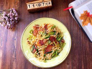 14、快手香肠炒意面,快速简便的一人餐!