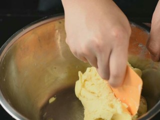 4、香甜南瓜派,混合成团冷藏松弛