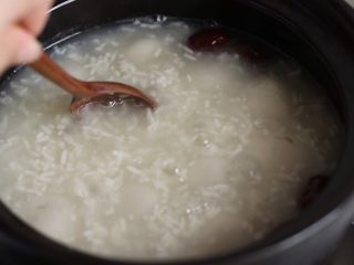 8、醪糟汤圆,注意搅拌别糊底就好