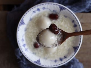 9、醪糟汤圆,享受吧，醪糟可以丰胸哦