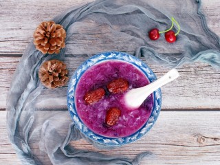 12、紫薯红枣银耳汤（电饭煲版）,装碗。