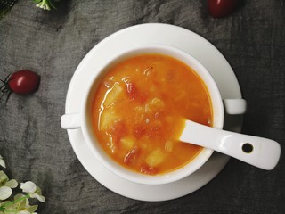 12、四季都宜的西红柿土豆浓汤,我还会偶尔把它熬的特别浓稠，用来当面条的卤