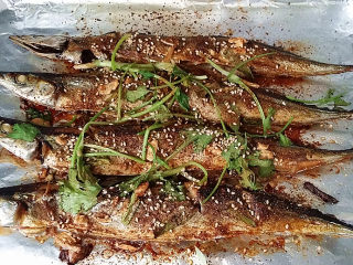 10、烤秋刀鱼,既可出炉