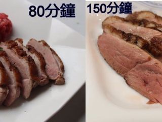 11、在家也可以轻松舒肥,这是水煮80分钟和150分钟的鸭胸。外观都是粉嫩，口感也都鲜嫩多汁。80分钟的鸭胸还有些咬劲，150分钟的鸭胸就有点入口将化，感觉更为好吃。