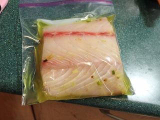 10、在家也可以轻松舒肥,舒肥煮食的时间长的可以超过24小时，短的如鱼类也许不用1小时。相同的温度下，不管时间长短，食材的熟度是维持一样的，但口感还是会有些不同。