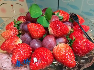 8、“假装米其林”牛排家庭套餐,配上奶油蘑菇汤和餐后水果，应该就管饱了。