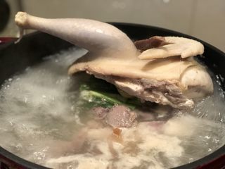 12、一锅两吃-白斩老鸡,大火煮开