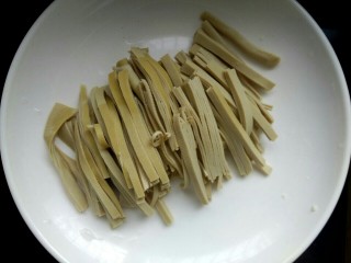 4、肉沫豆角豆腐丝,切丝