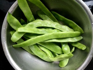 5、肉沫豆角豆腐丝,豆角择好洗净