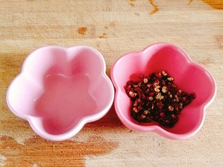 5、盐水鸭,白酒、花椒。