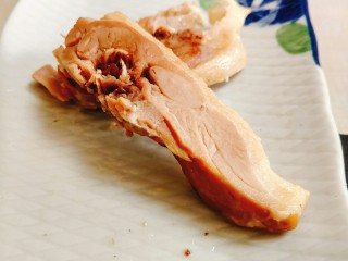 14、盐水鸭,看一下这肉，咸香细腻。