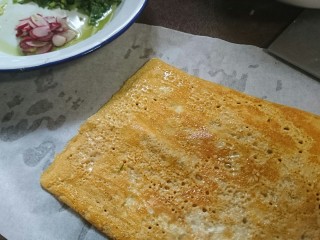 8、一碗面条+味增拉面,一口气盖在厨房油纸，方便等会切