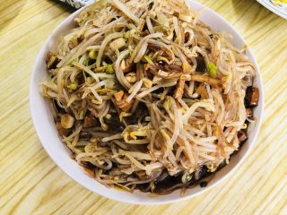 41、老北京春饼,正常来说，绿豆芽我己都是自己发，大致一个星期就可以拿来炒菜了！豆香更加浓郁