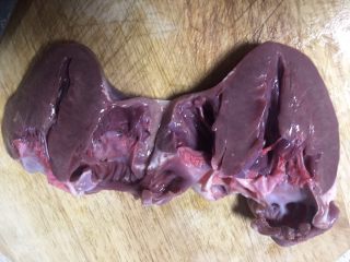 6、拌花心,洗去污血