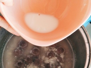 9、酒酿小汤圆,倒入水淀粉