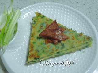 7、韭菜饼#健康美颜餐#,大葱大酱一起吃。