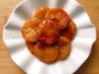 11、红糖麻糍,出锅装盘
