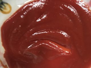 4、溜肉段,番茄酱加糖，盐调味