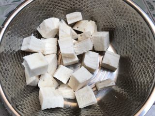 4、椰子粉葛煲老鸡～秋季滋养汤汤,随便切块