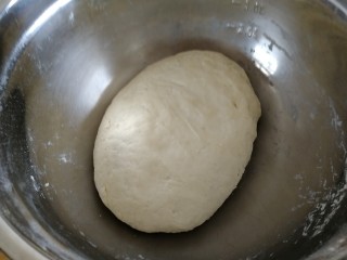 11、家庭版&肉三鲜混沌,和面：面要提前两个小时和好醒着，这样面比较有劲道。