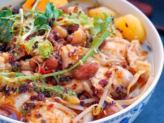 39、酸菜鱼,近看