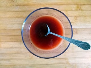 11、糖醋虎皮鹌鹑蛋,调成酱汁待用