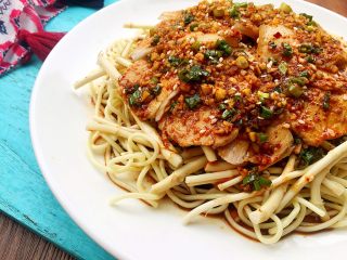 15、折耳根拌白肉,好吃！