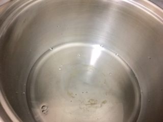 12、老菜脯燉雞湯,電鍋的外鍋倒入水200ml