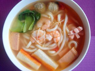 6、虾仁乌冬面（海鲜类）,起锅，完成。