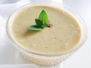 14、宝宝辅食：芝麻酱,凹好造型之后装进无油无水干净的储存罐冰箱冷藏保存 半个月食用完毕 毕竟没有添加任何防腐剂 （我每次做的食材都不会太多 所以三两天就解决完了）