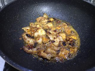 15、豆豉回锅肉,因为豆瓣酱和豆豉都是咸的，所以不用再放盐