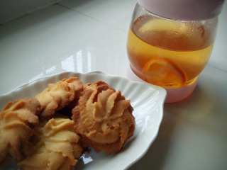 6、川贝柠檬膏,吃着曲奇，喝着柠檬茶确实很不错哦！