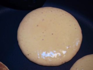 12、哆啦A梦铜锣烧,见上面开始出现气泡，反面；