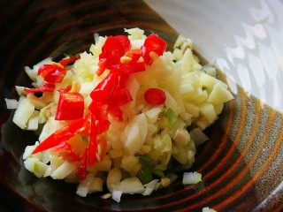 12、家宴颜值凉菜～番茄豆腐花,加入美人椒碎