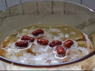 9、桃胶银耳汤,一次性加足量清水