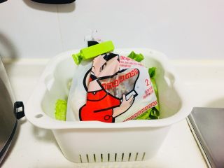 1、家庭版零失败味千拉面,之前吃了一人份，忘记拍照，所以这个是一人份的量