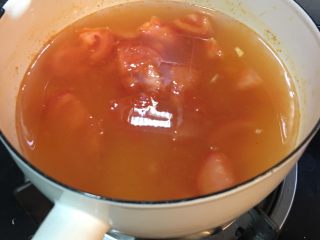 5、「吃货久久」香气扑鼻的番茄蛋花汤,两人三饭碗的水足够 喜欢喝汤就多放些