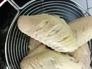 3、家庭版&可乐鸡翅,捞出洗净控水备用