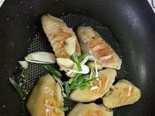 5、家庭版&可乐鸡翅,加葱姜蒜