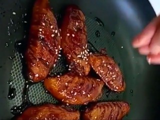 10、家庭版&可乐鸡翅,最后大火收汁撒上芝麻即可