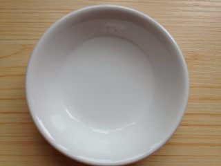 5、糖三角,0.3g食用碱面用少许温水化开