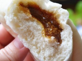 17、糖三角,出锅后稍微散散热再吃，否则会烫嘴的哦