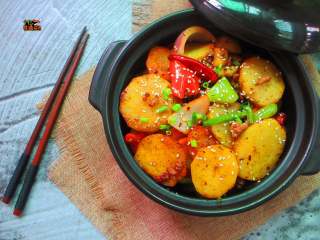 12、肉沫干锅土豆片,土豆片飘香扑鼻，不知不觉米饭就被扫光