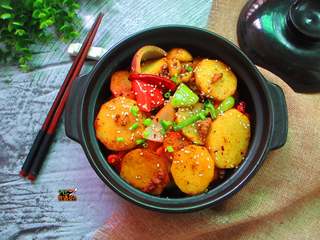 14、肉沫干锅土豆片,土豆片焦香下饭，香辣过瘾，别有一番风味